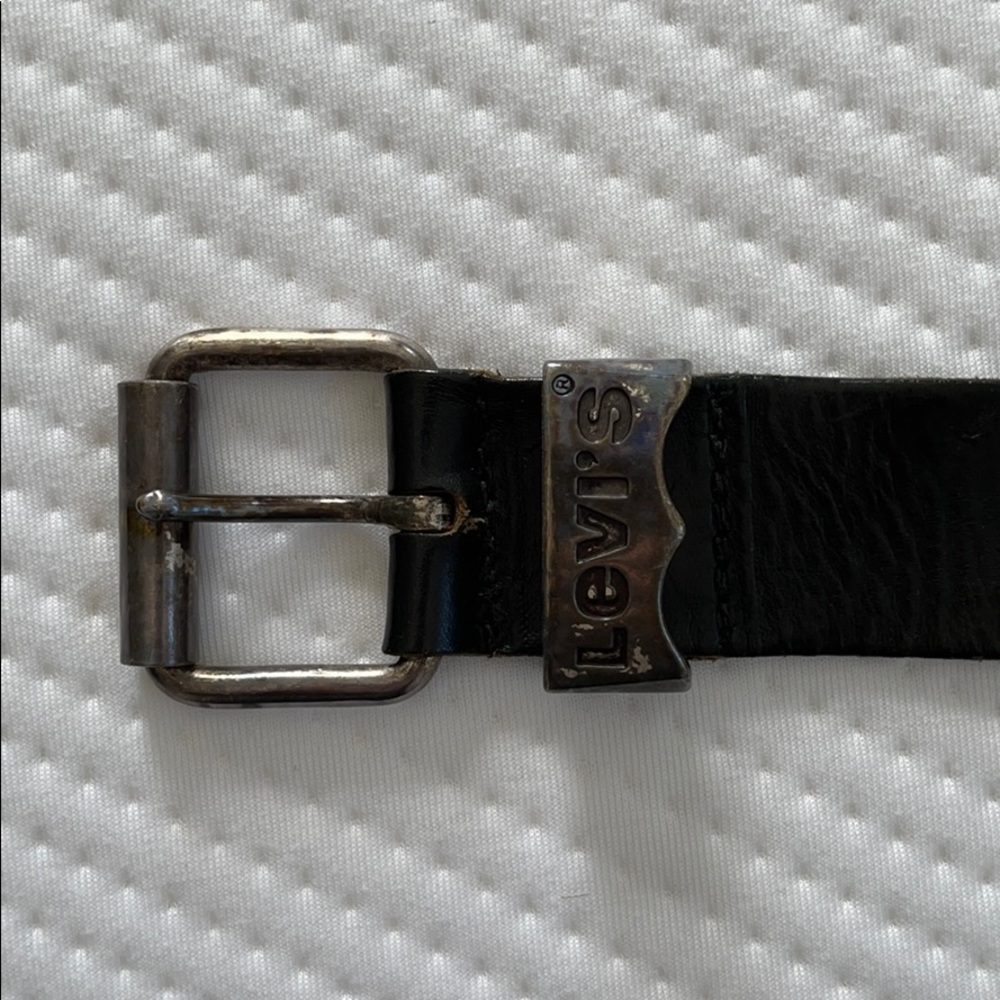 Levi’s leather belt